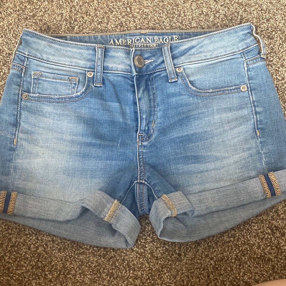American eagle super stretch light wash jean shorts